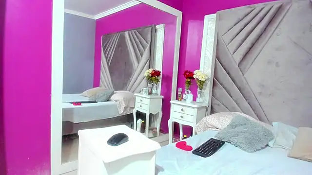 natasha bigbooty online show from September 2025 01:04:01 PM