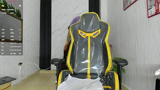 xKevyn online show from October 2025 12:28:01 PM