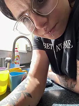 Brutecia2002 online show from April 2026 10:46:02 AM