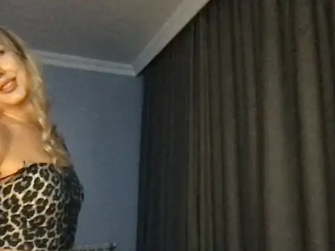 Snapshot of Pyrelissa chatting on December 2025 04:57:02 PM Pyrelissa online show from December 2025 04:57:02 PM