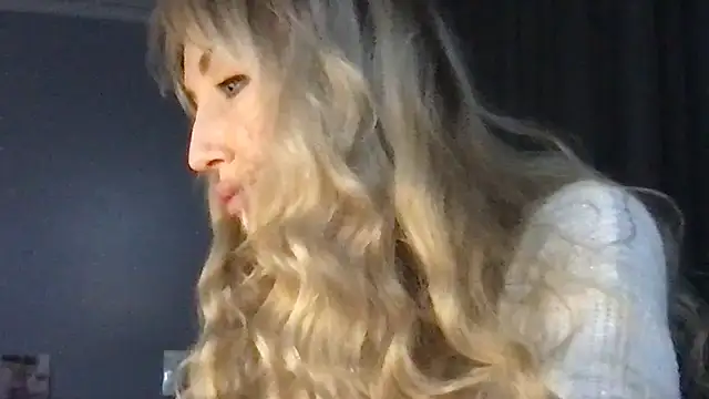 Snapshot of Pyrelissa chatting on December 2025 05:06:02 PM Pyrelissa online show from December 2025 05:06:02 PM