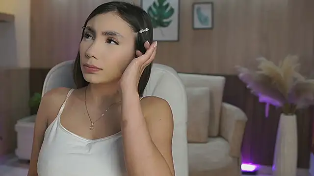 sarabelmont online show from September 2025 11:56:02 AM