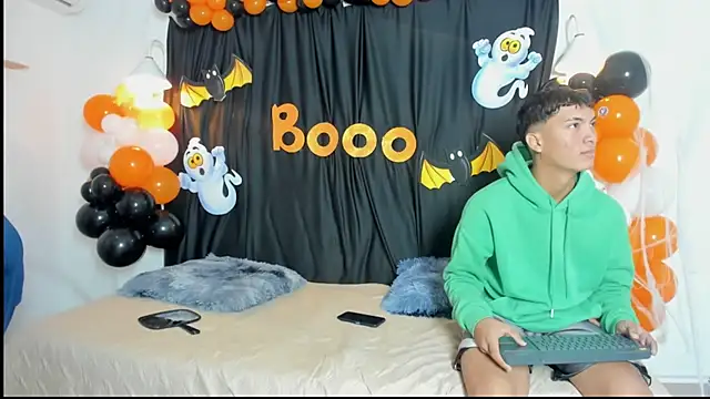 Snapshot of maicol_cum23 chatting on October 2025 08:51:02 PM maicol cum23 online show from October 2025 08:51:02 PM