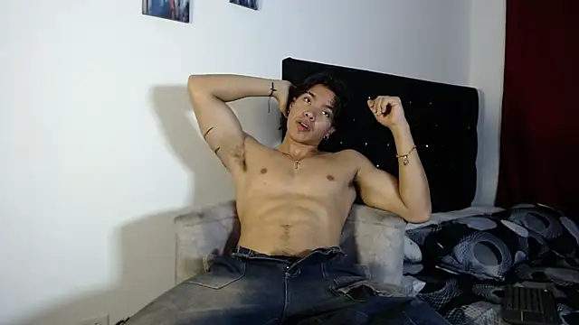 adriel escalante online show from December 2025 03:25:02 AM