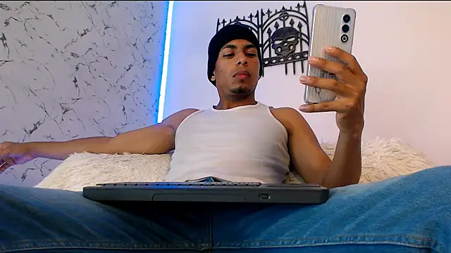 Snapshot of lorian_vikel chatting on October 2025 09:26:02 PM lorian vikel online show from October 2025 09:26:02 PM