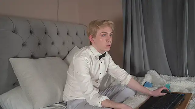 scottishtwink01 online show from February 2026 11:03:01 PM