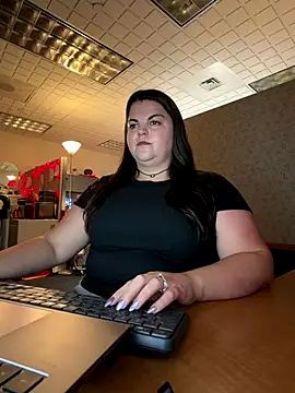 Snapshot of PlayWithBrittany chatting on October 2025 01:44:02 PM PlayWithBrittany online show from October 2025 01:44:02 PM