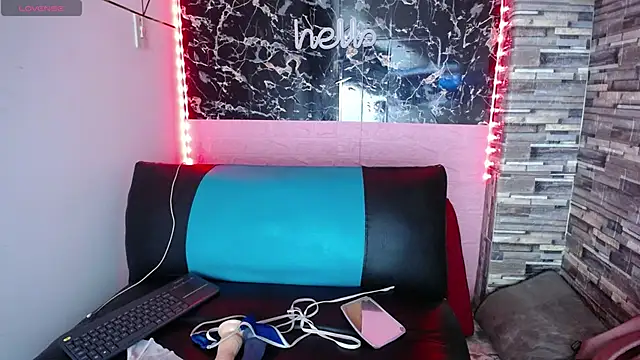 Snapshot of emmydurant chatting on October 2025 01:03:02 AM emmydurant online show from October 2025 01:03:02 AM