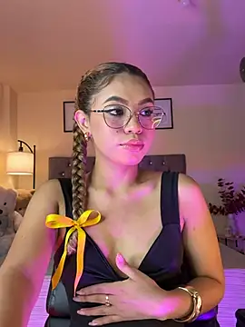 Snapshot of OxanaFedorova1- chatting on February 2026 08:38:01 PM OxanaFedorova1- online show from February 2026 08:38:01 PM