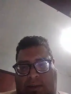 Santiagoqro85 online show from May 2026 03:45:02 AM