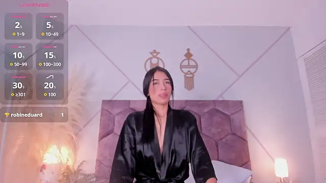 nicol giraldoo online show from May 2026 03:25:02 AM