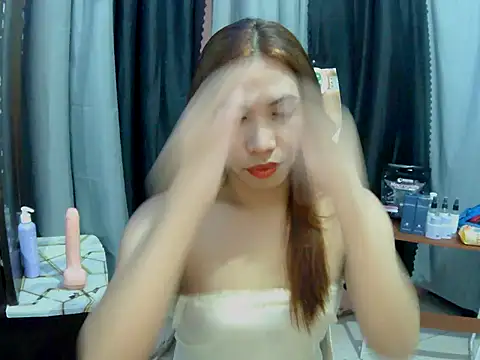 Snapshot of Chen_Lavin chatting on November 2025 03:22:01 PM Chen Lavin online show from November 2025 03:22:01 PM