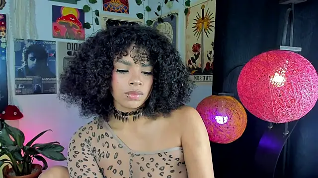 Snapshot of Raven_luv chatting on December 2025 12:38:02 AM Raven luv online show from December 2025 12:38:02 AM