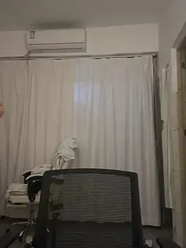 Snapshot of wly2028 chatting on October 2025 01:22:01 PM wly2028 online show from October 2025 01:22:01 PM