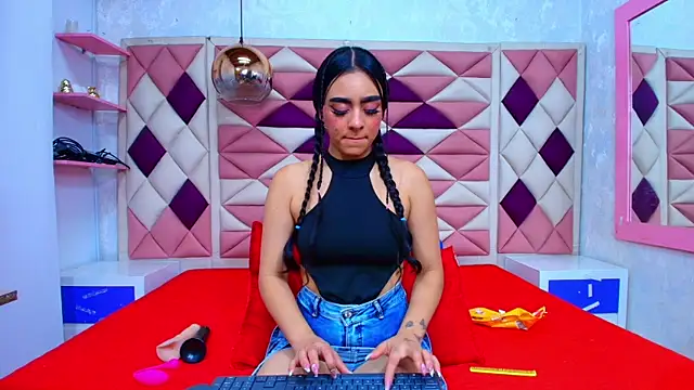 Snapshot of abbyrouss_ chatting on September 2025 03:05:01 AM abbyrouss online show from September 2025 03:05:01 AM