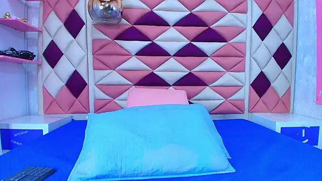 Snapshot of abbyrouss_ chatting on September 2025 03:09:02 AM abbyrouss online show from September 2025 03:09:02 AM