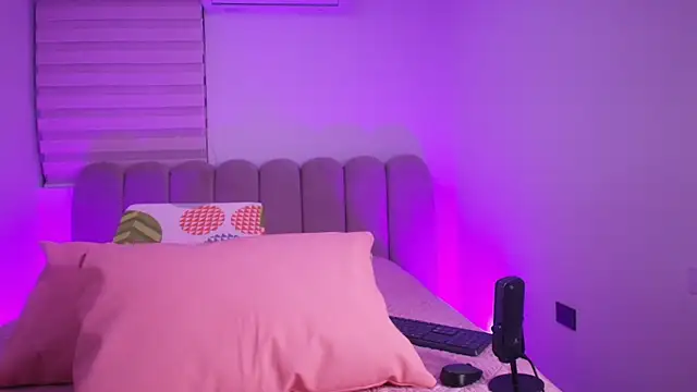 Snapshot of abbyrouss_ chatting on November 2025 03:09:02 AM abbyrouss online show from November 2025 03:09:02 AM