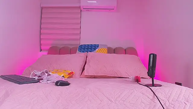 Snapshot of abbyrouss_ chatting on November 2025 03:10:02 AM abbyrouss online show from November 2025 03:10:02 AM