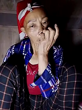 Snapshot of -Xuka-200 chatting on November 2025 12:11:02 AM -Xuka-200 online show from November 2025 12:11:02 AM