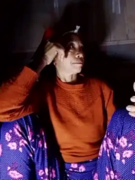 Snapshot of -Xuka-200 chatting on November 2025 09:37:02 PM -Xuka-200 online show from November 2025 09:37:02 PM