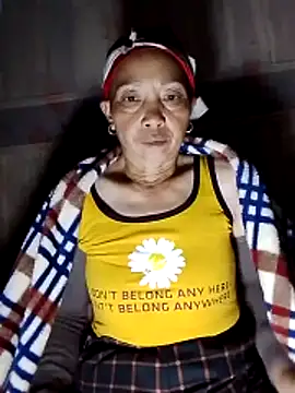 Snapshot of -Xuka-200 chatting on November 2025 11:43:02 AM -Xuka-200 online show from November 2025 11:43:02 AM