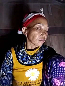 Snapshot of -Xuka-200 chatting on December 2025 01:39:02 PM -Xuka-200 online show from December 2025 01:39:02 PM