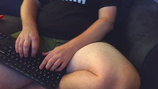 Snapshot of thighguy30 chatting on September 2025 03:06:02 AM thighguy30 online show from September 2025 03:06:02 AM