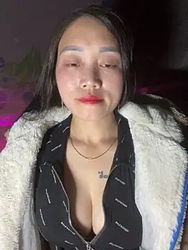 chipp-bong online show from November 2025 01:44:02 PM