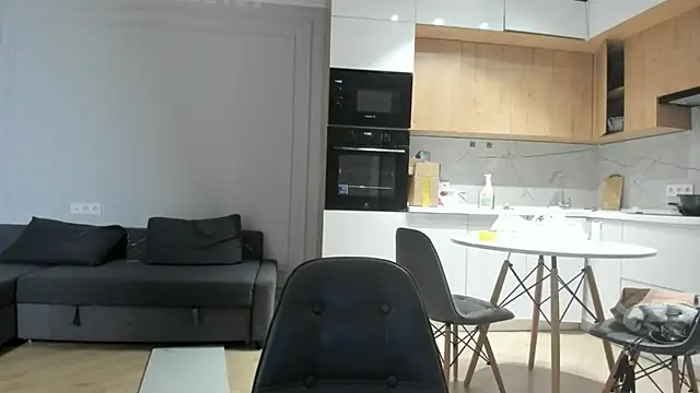 heexhia online show from December 2025 03:24:01 AM