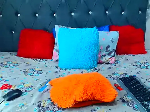 YummyJellybooty13 online show from September 2025 11:17:02 PM