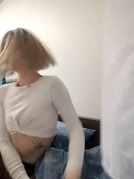 MadMadelin online show from December 2025 02:05:02 AM