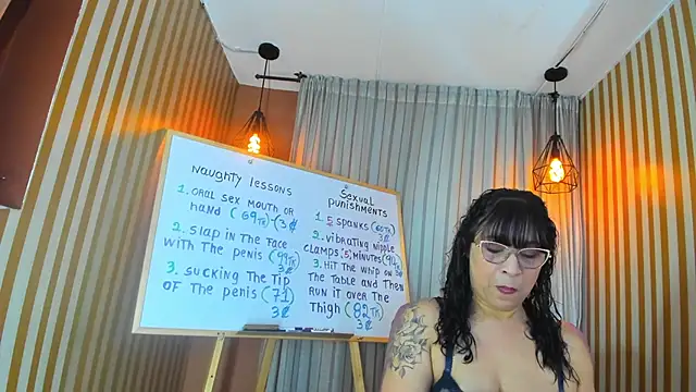 Snapshot of Jenni_Zeller chatting on October 2025 10:56:02 AM Jenni Zeller online show from October 2025 10:56:02 AM