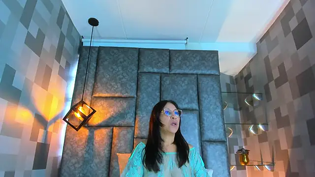 Snapshot of Jenni_Zeller chatting on October 2025 11:55:01 AM Jenni Zeller online show from October 2025 11:55:01 AM