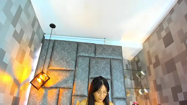 Snapshot of Jenni_Zeller chatting on October 2025 11:33:02 AM Jenni Zeller online show from October 2025 11:33:02 AM