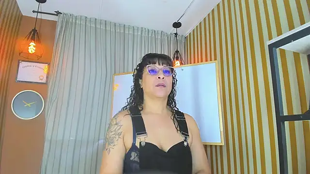 Snapshot of Jenni_Zeller chatting on October 2025 12:15:01 PM Jenni Zeller online show from October 2025 12:15:01 PM