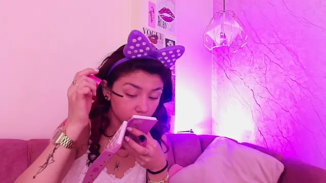 april bennett online show from October 2025 12:17:02 PM