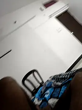 Chanderi19 online show from October 2025 04:59:02 PM