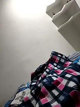 Chanderi19 online show from October 2025 03:32:01 PM