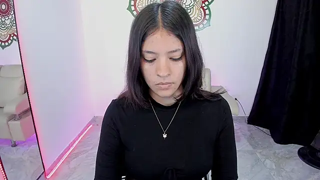 Candy fox 19 online show from June 2026 03:32:01 PM