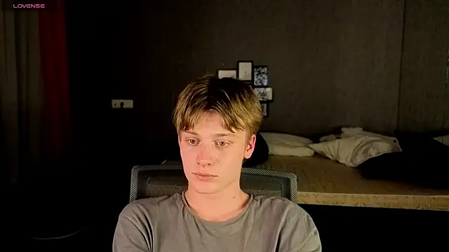 LouieEvans online show from October 2025 08:08:02 PM