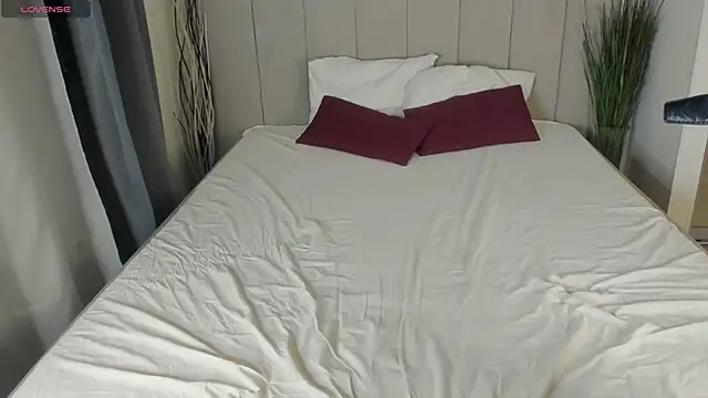 LouieEvans online show from December 2025 11:01:02 PM