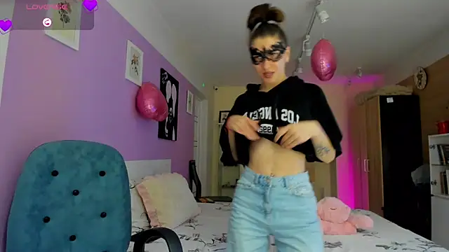 Snapshot of dark_summer chatting on February 2026 05:22:02 PM dark summer online show from February 2026 05:22:02 PM