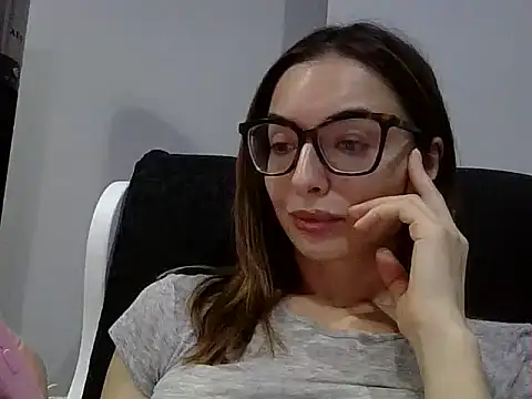 Snapshot of Fayrine chatting on May 2026 08:14:02 PM Fayrine online show from May 2026 08:14:02 PM