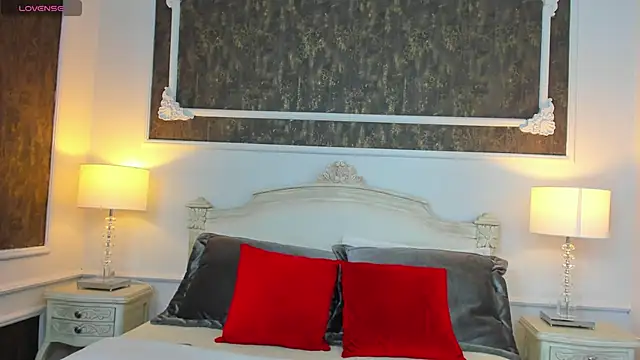 Snapshot of SharonBonet chatting on October 2025 11:09:02 AM SharonBonet online show from October 2025 11:09:02 AM