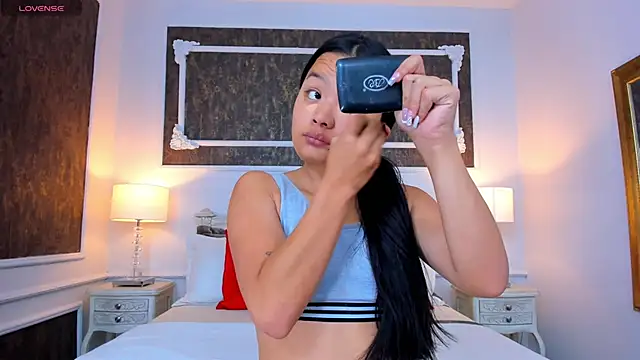 Snapshot of SharonBonet chatting on November 2025 11:20:01 AM SharonBonet online show from November 2025 11:20:01 AM