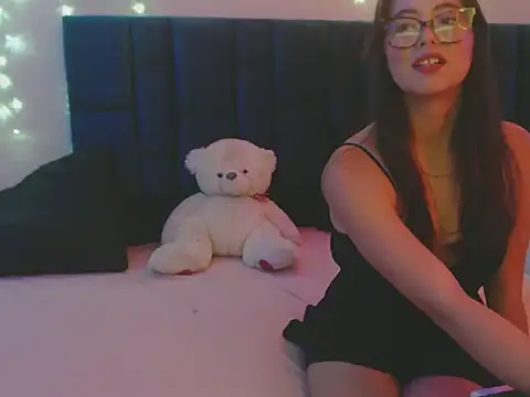 Snapshot of nikolle_huyt chatting on September 2025 09:04:02 PM nikolle huyt online show from September 2025 09:04:02 PM