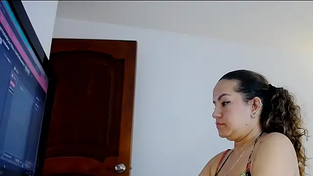 Dulce  Lovee online show from September 2025 11:57:01 AM