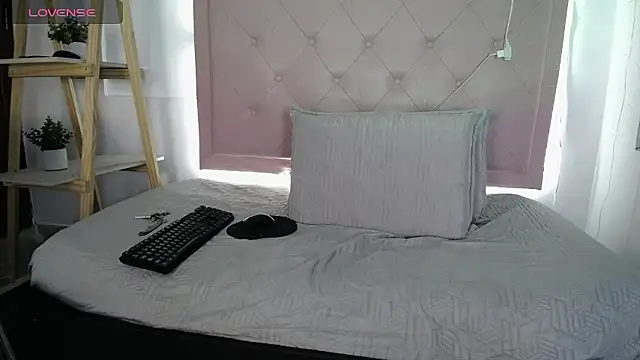 Dulce  Lovee online show from January 2026 09:40:01 PM