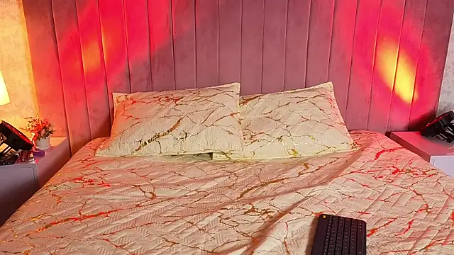 Snapshot of RobinBennett chatting on September 2025 01:58:02 PM RobinBennett online show from September 2025 01:58:02 PM