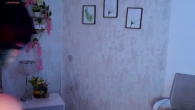 Snapshot of RobinBennett chatting on October 2025 12:01:02 PM RobinBennett online show from October 2025 12:01:02 PM